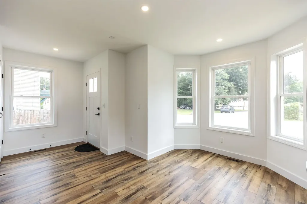 27 Island Street Wilton NH 03086