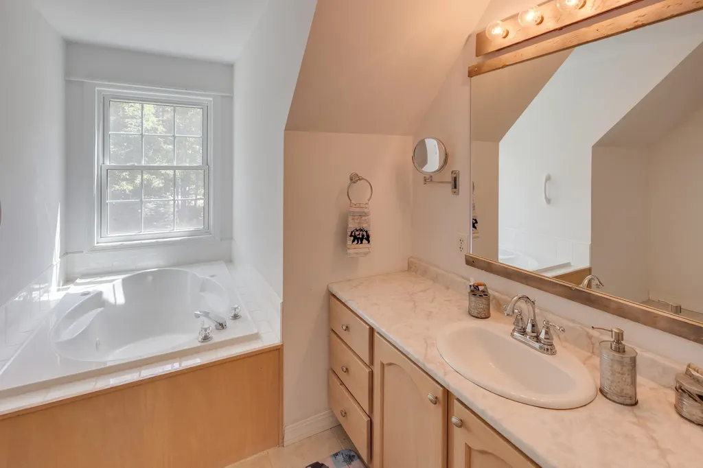 13 Ryder Road Campton NH 03223