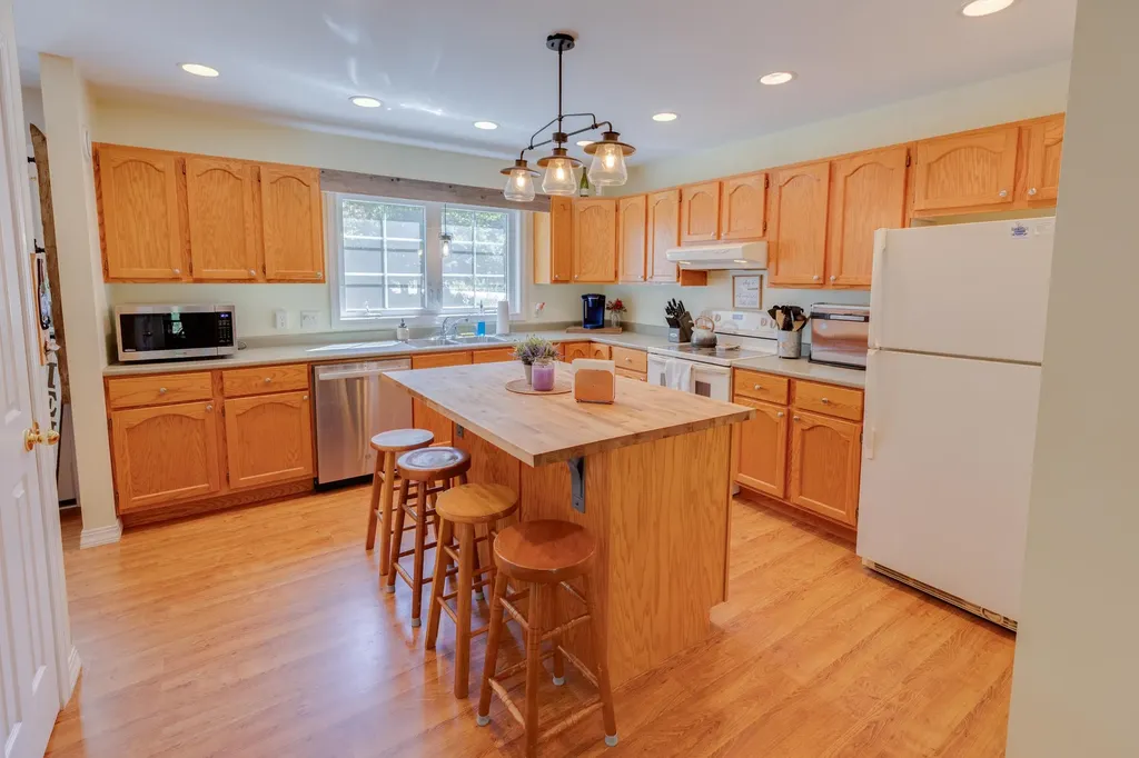 13 Ryder Road Campton NH 03223