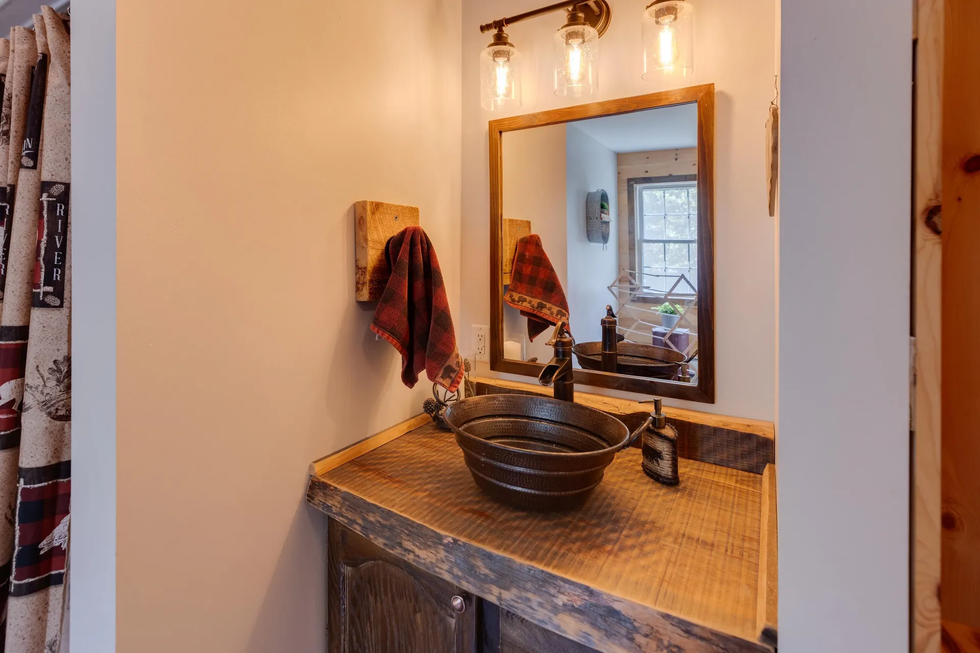 13 Ryder Road Campton NH 03223