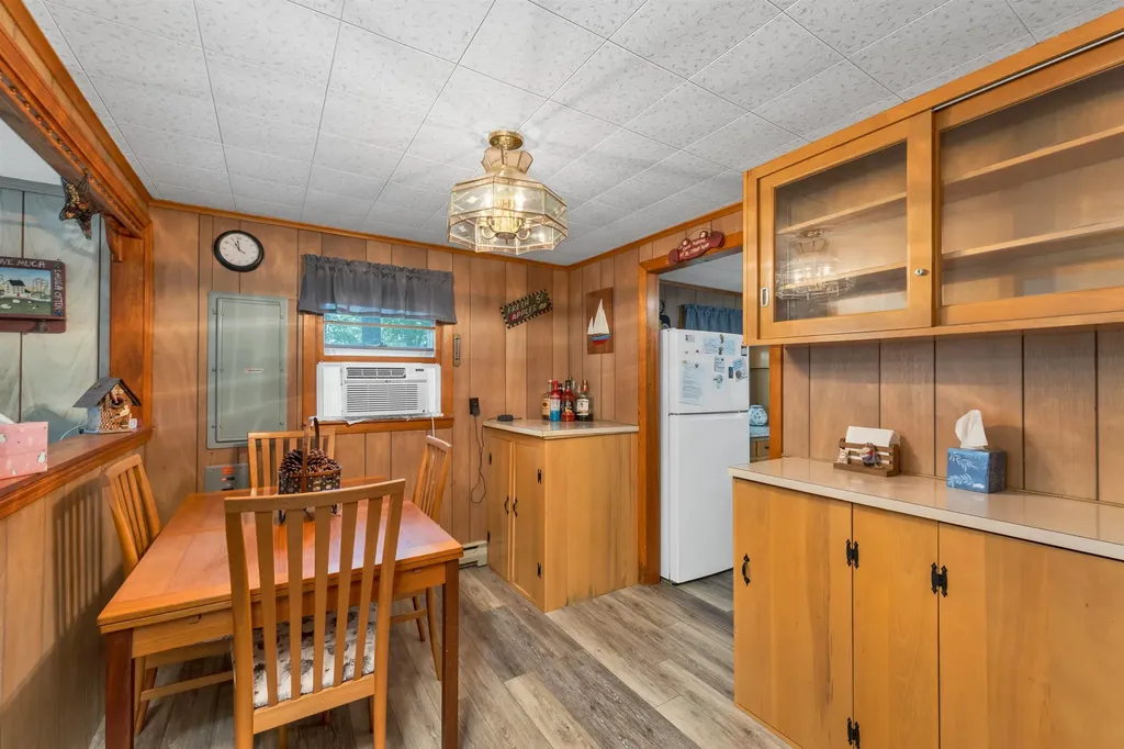 60 Colonial Road Laconia NH 03246