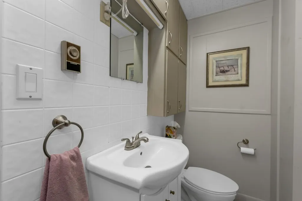 60 Colonial Road Laconia NH 03246