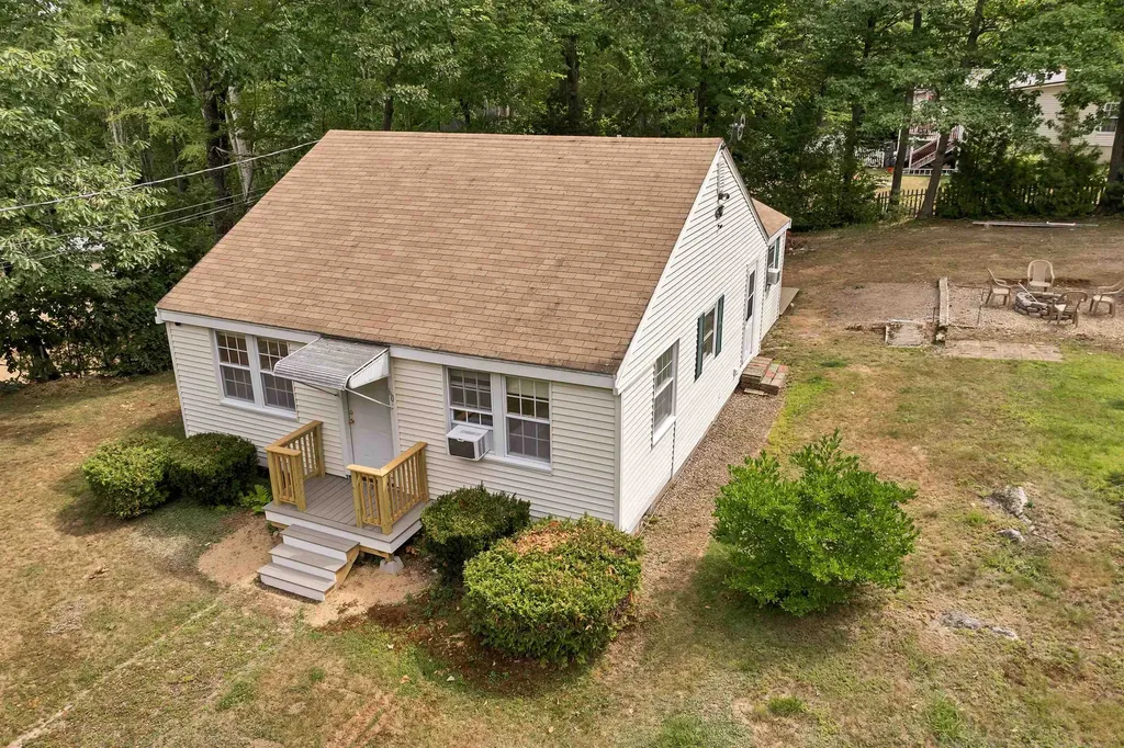 60 Colonial Road Laconia NH 03246