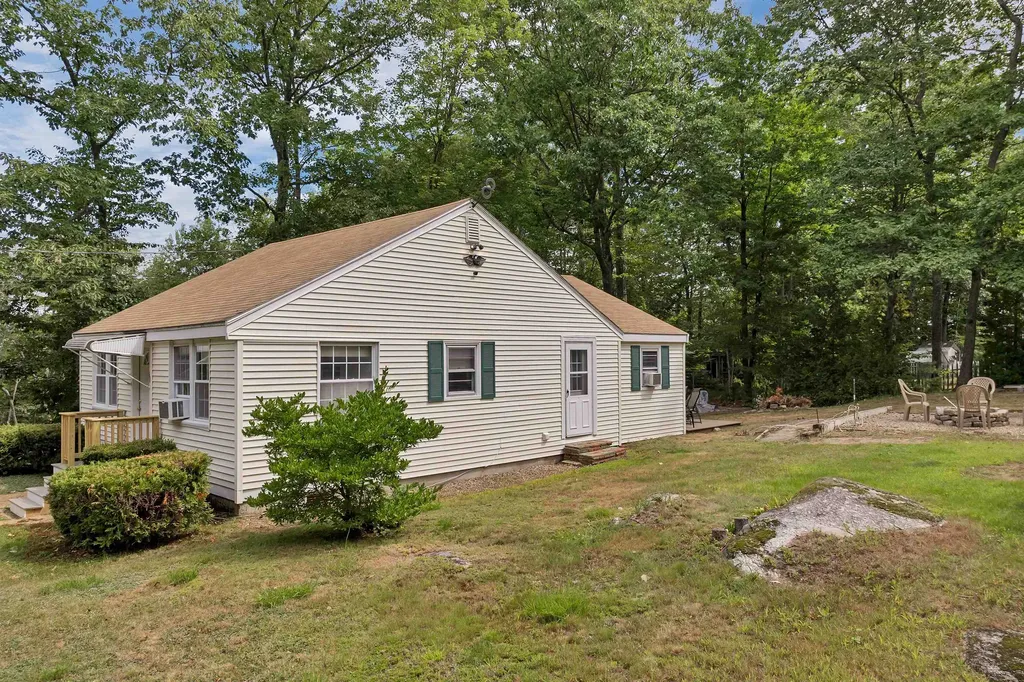 60 Colonial Road Laconia NH 03246