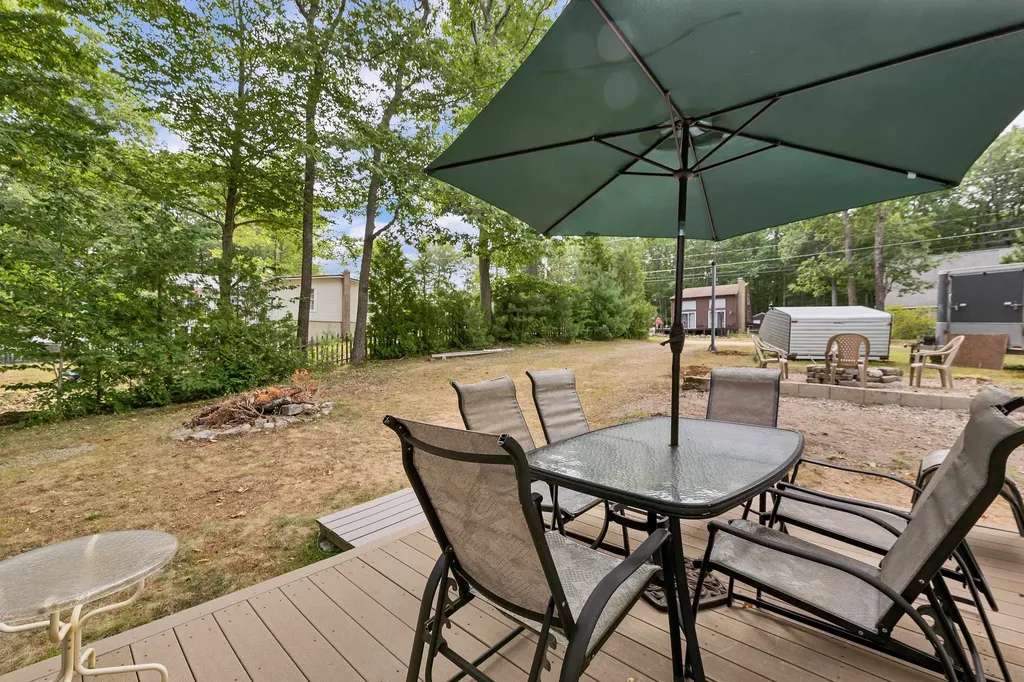 60 Colonial Road Laconia NH 03246