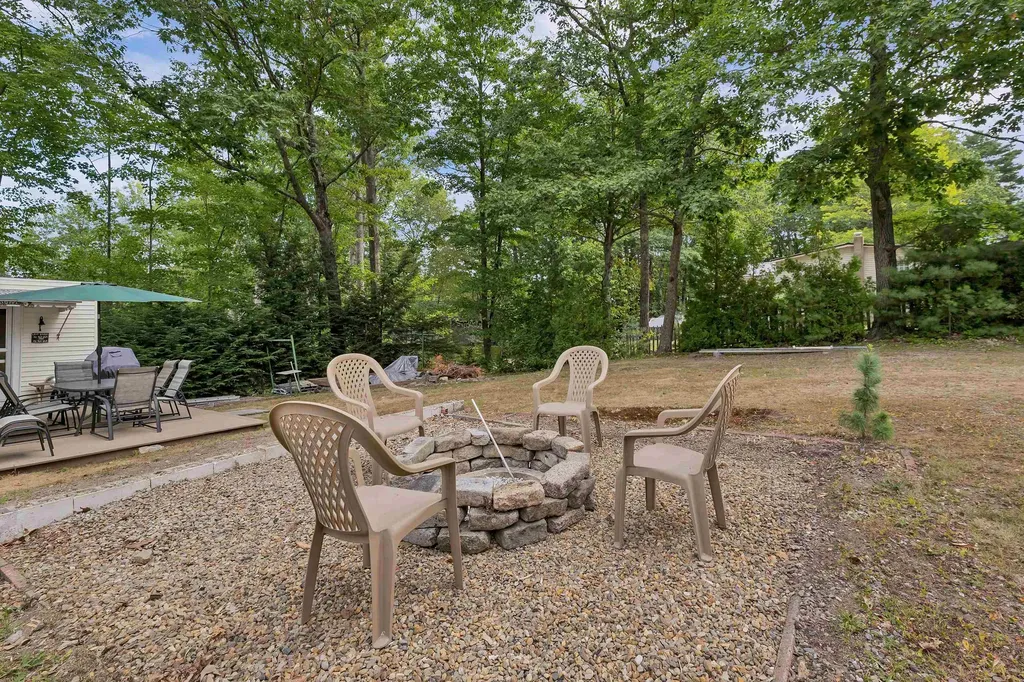 60 Colonial Road Laconia NH 03246