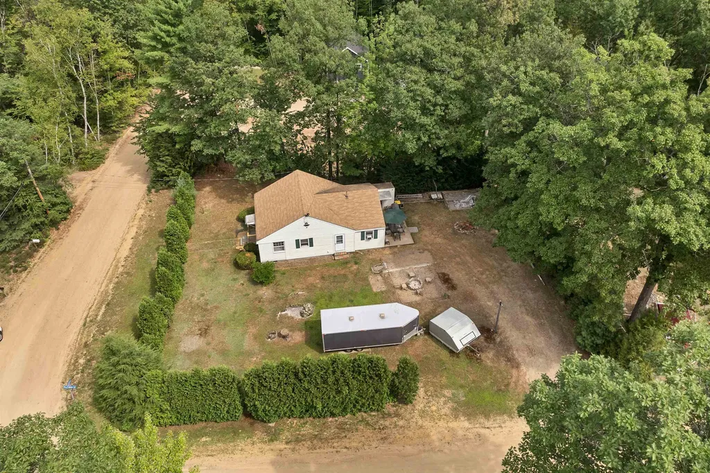 60 Colonial Road Laconia NH 03246