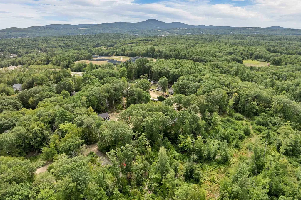 60 Colonial Road Laconia NH 03246