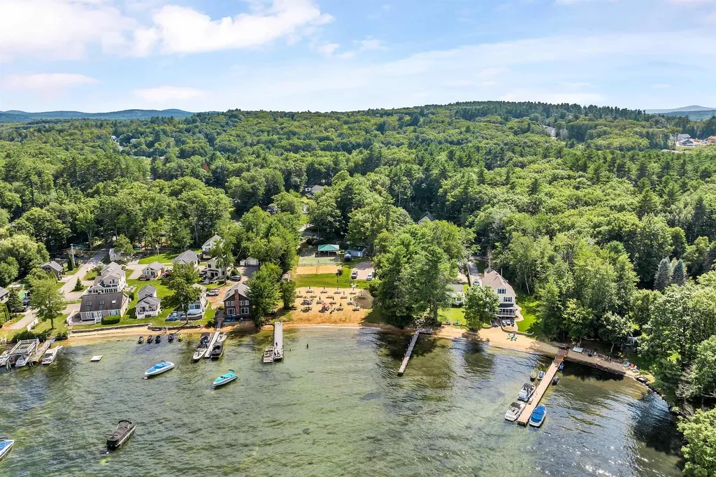 60 Colonial Road Laconia NH 03246