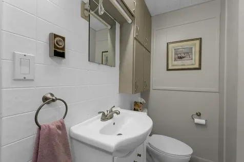 60 Colonial Road Laconia NH 03246