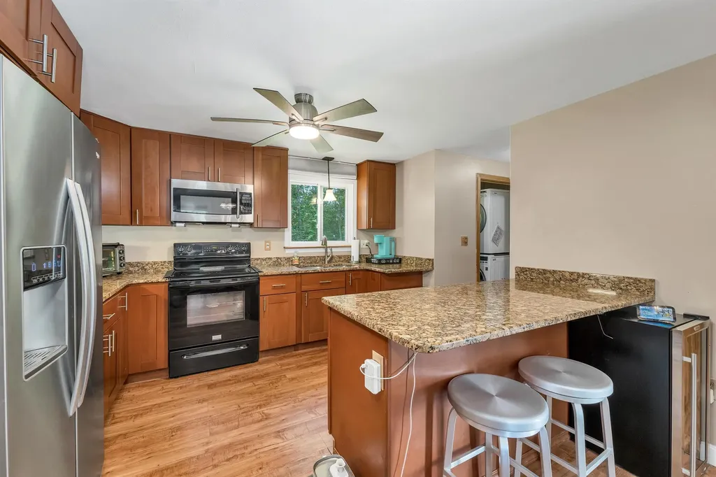 10 Twinbrook Drive Derry NH 03038