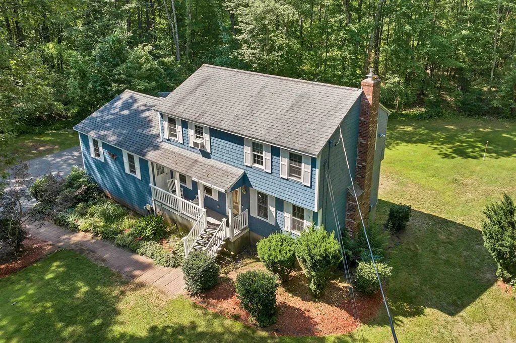 10 Twinbrook Drive Derry NH 03038