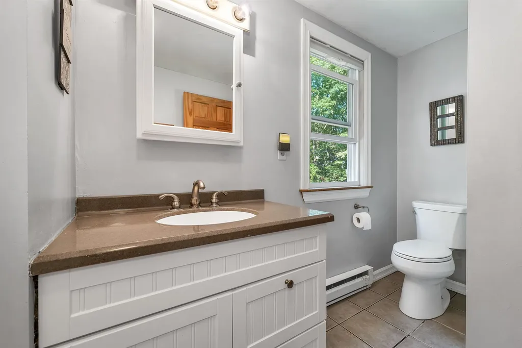 10 Twinbrook Drive Derry NH 03038