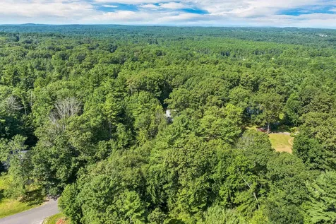 10 Twinbrook Drive Derry NH 03038