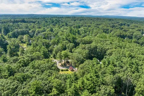 10 Twinbrook Drive Derry NH 03038