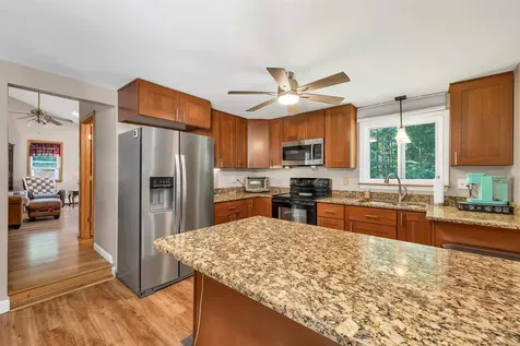 10 Twinbrook Drive Derry NH 03038