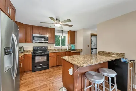 10 Twinbrook Drive Derry NH 03038