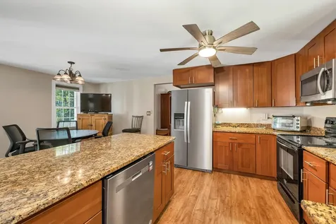 10 Twinbrook Drive Derry NH 03038