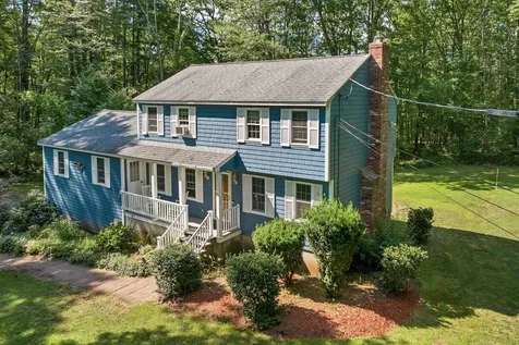 10 Twinbrook Drive Derry NH 03038