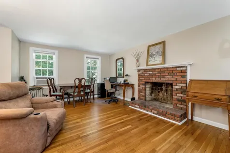 10 Twinbrook Drive Derry NH 03038