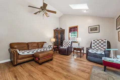 10 Twinbrook Drive Derry NH 03038