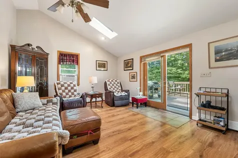 10 Twinbrook Drive Derry NH 03038