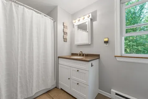 10 Twinbrook Drive Derry NH 03038