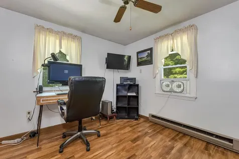 10 Twinbrook Drive Derry NH 03038