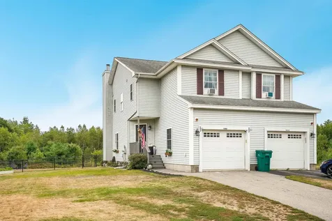 104 Trinity Circle Rochester NH 03839