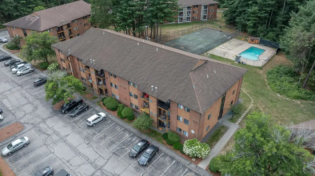 15 Blackstone Drive Nashua NH 03063