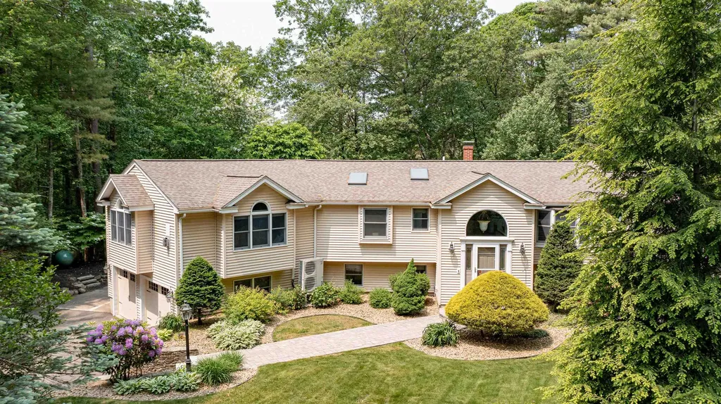 97 Shannon Road Salem NH 03079