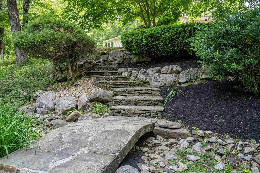 97 Shannon Road Salem NH 03079