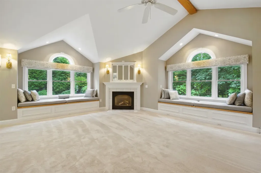97 Shannon Road Salem NH 03079