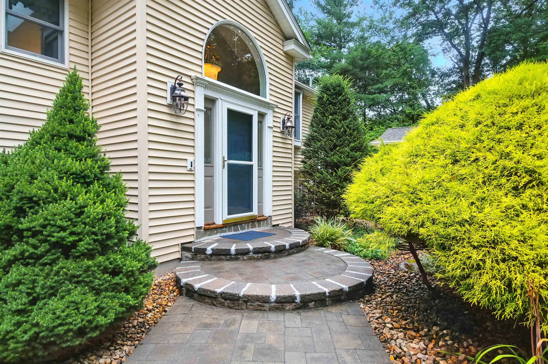 97 Shannon Road Salem NH 03079
