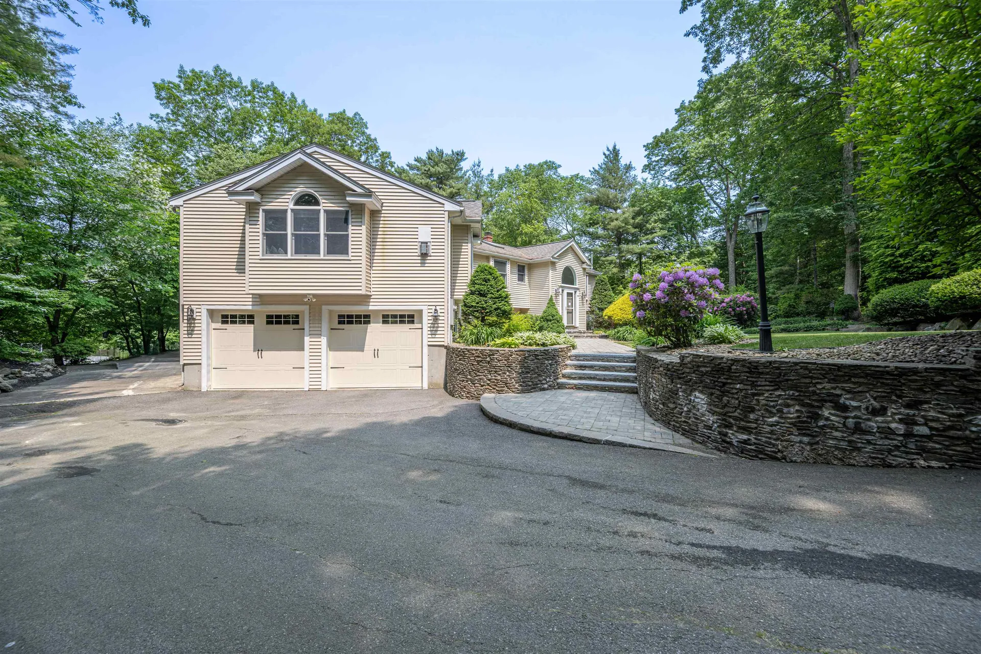 97 Shannon Road Salem NH 03079