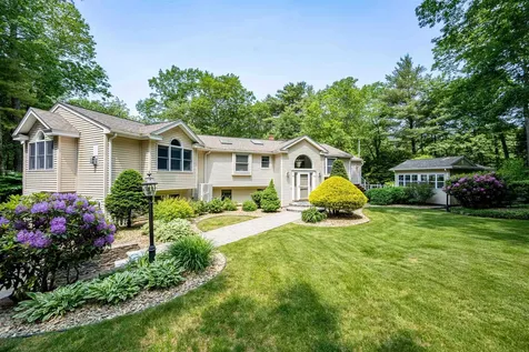 97 Shannon Road Salem NH 03079
