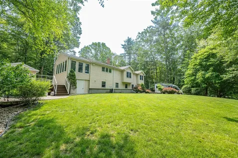 97 Shannon Road Salem NH 03079