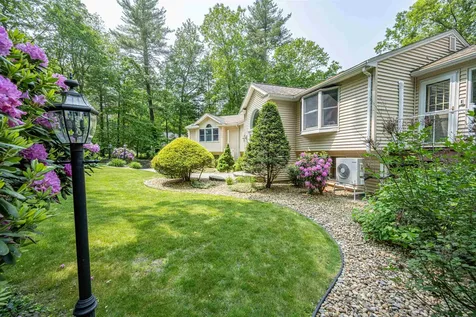 97 Shannon Road Salem NH 03079