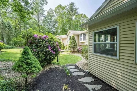 97 Shannon Road Salem NH 03079