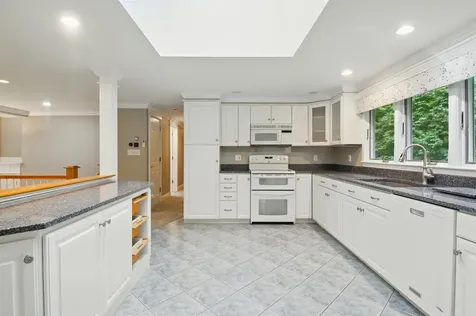 97 Shannon Road Salem NH 03079