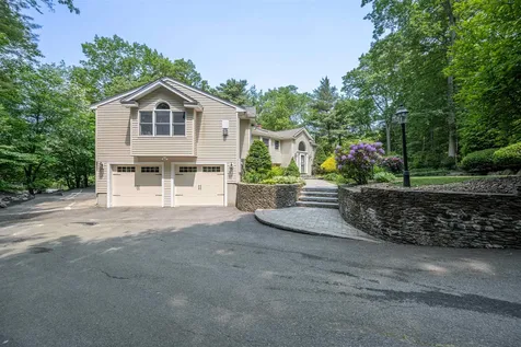97 Shannon Road Salem NH 03079