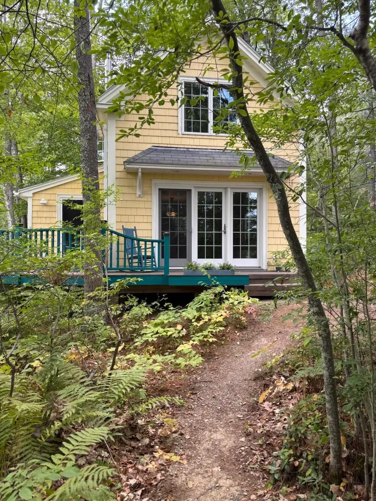 408 Governor Wentworth Highway Wolfeboro NH 03894