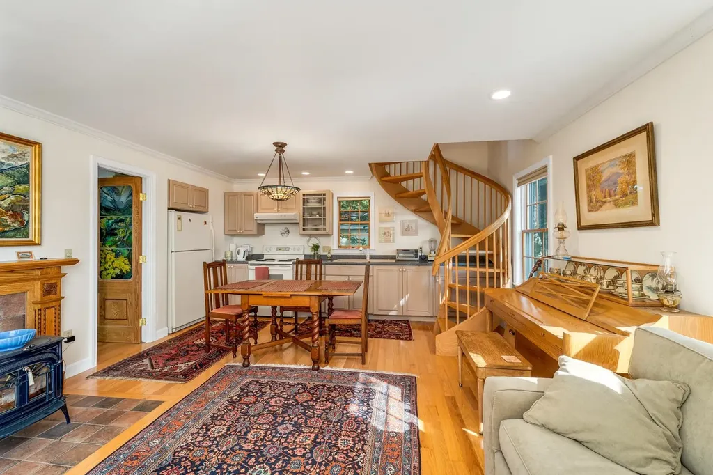 408 Governor Wentworth Highway Wolfeboro NH 03894