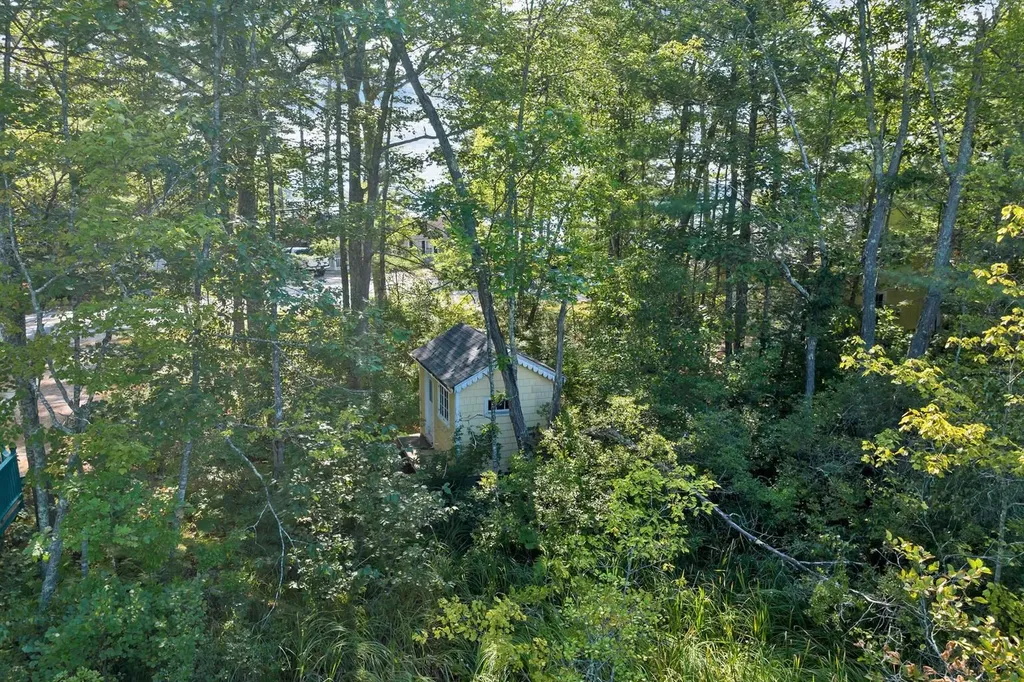 408 Governor Wentworth Highway Wolfeboro NH 03894