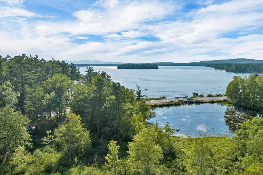 408 Governor Wentworth Highway Wolfeboro NH 03894