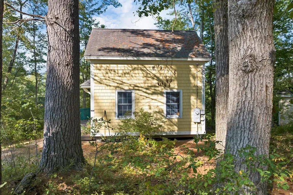 408 Governor Wentworth Highway Wolfeboro NH 03894