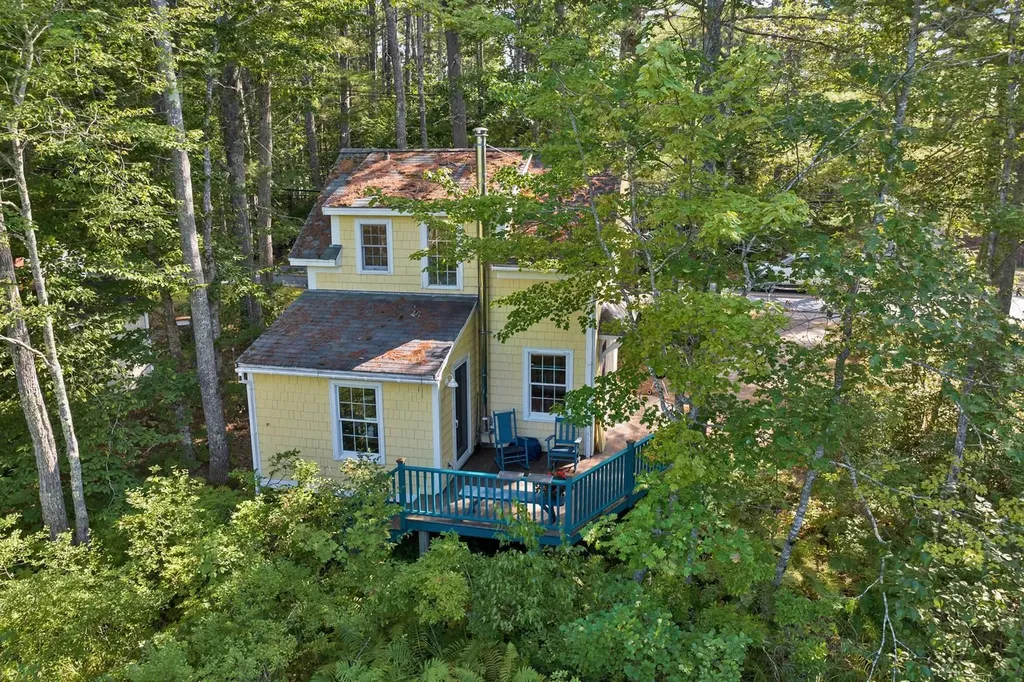 408 Governor Wentworth Highway Wolfeboro NH 03894