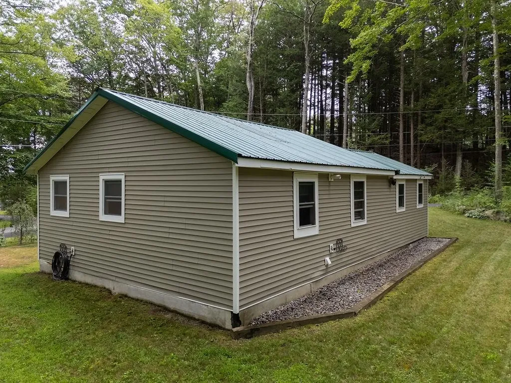 17 Merlin Road Farmington NH 03835