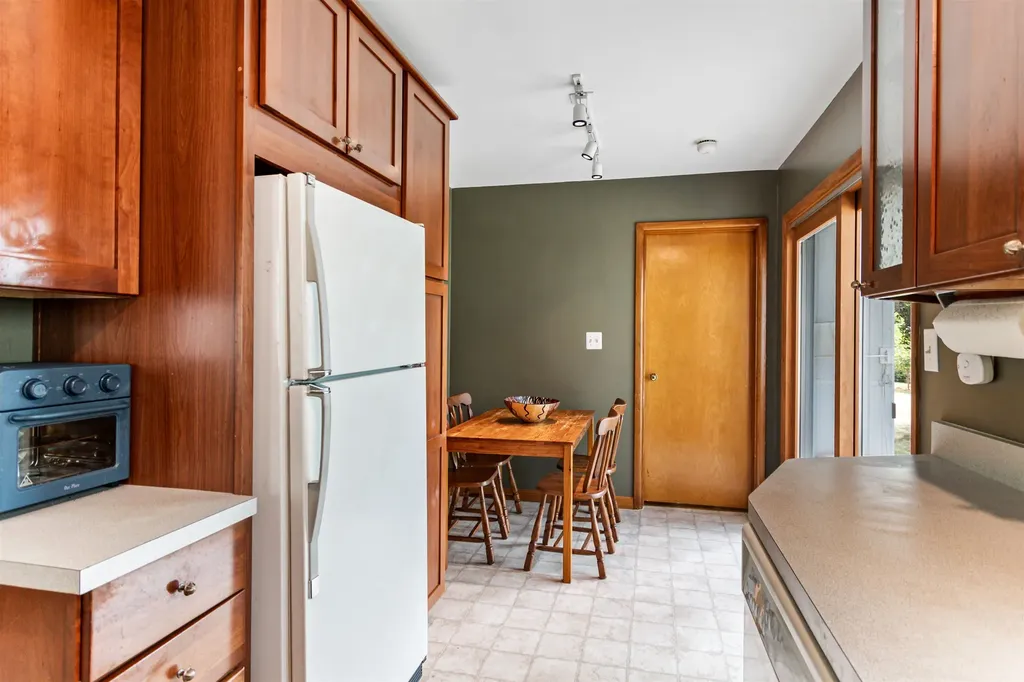 21 Alder Lane Burlington VT 05401