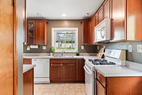 21 Alder Lane Burlington VT 05401